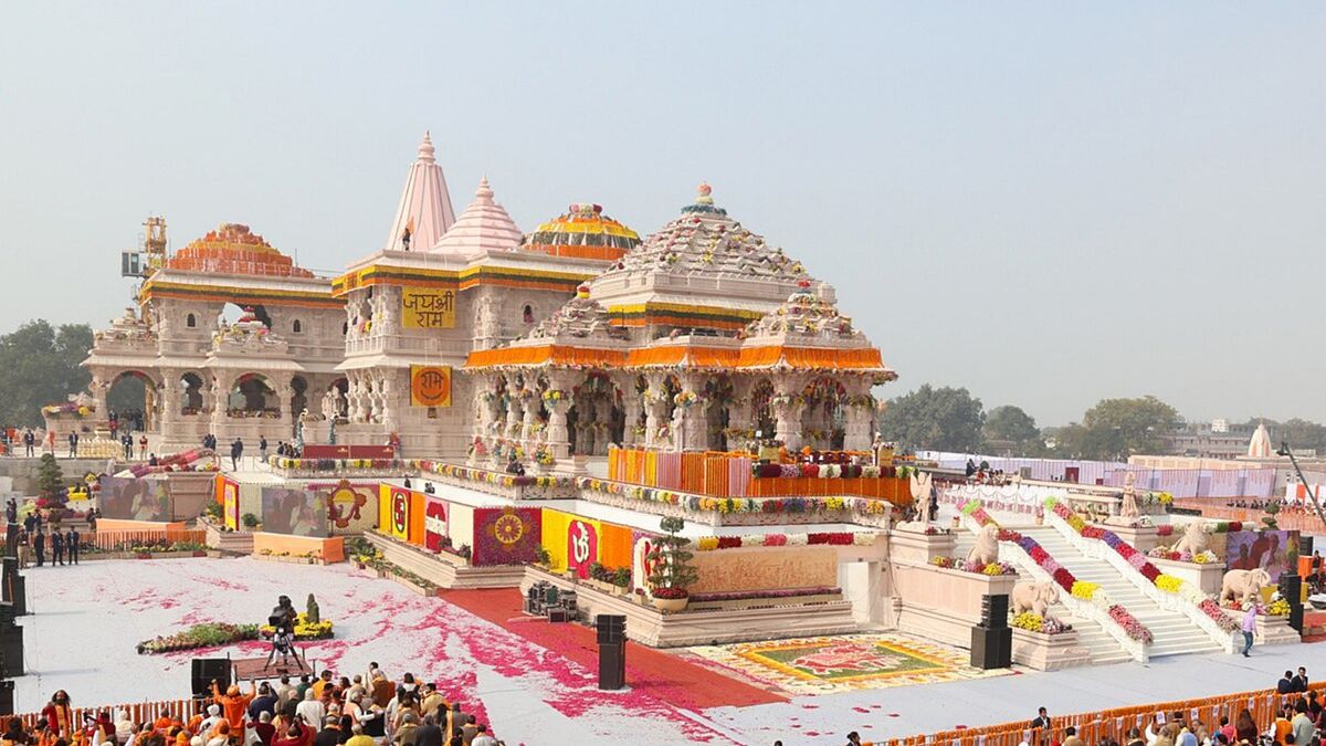 Read more about the article 11 Famous Temples in Ayodhya You Must Visit
