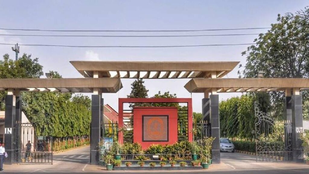 Places to Visit in Noida